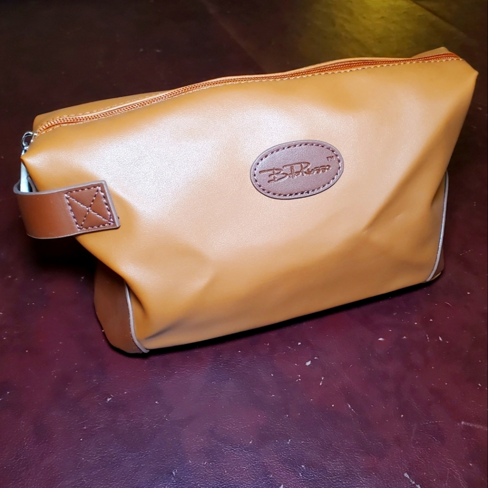 NWT | Bella Russo small luggage bag